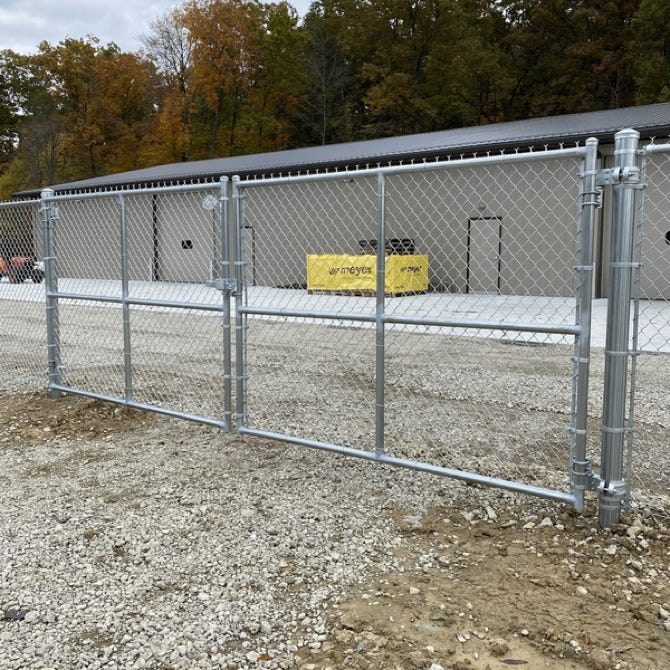 Corona Fence - Get in touch with us today to discuss your commercial, residential or ranch fencing needs! Our expert team is ready to assist you with any questions and provide a free estimate.